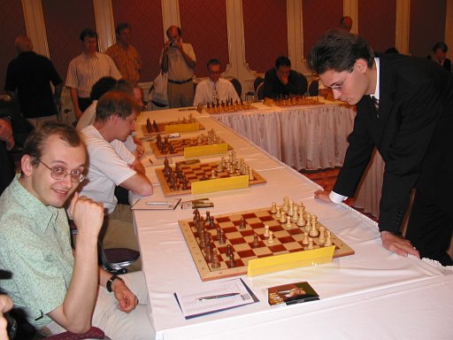 Chess960-Simultan bei den Chess Classic Mainz 2003: Leko gegen Miklos