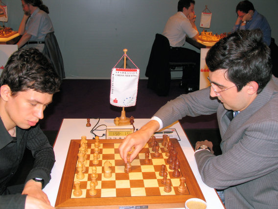 Schach-Turnier Dortmund: Kramnik gegen Alexejew