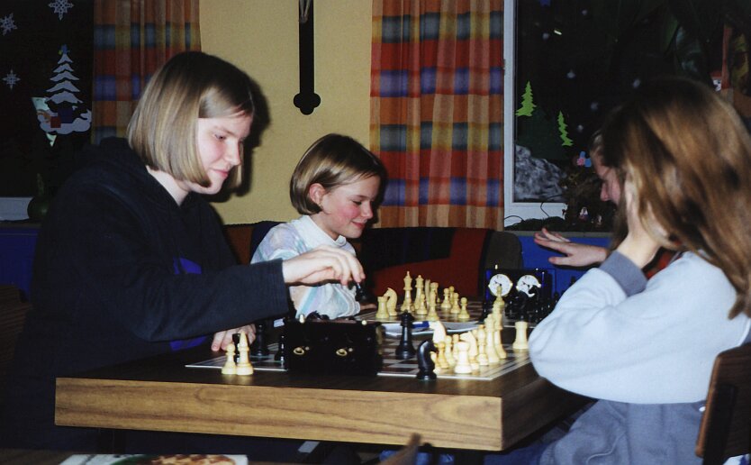 Die Mädchen beim Jugend-Blitzturnier 2000